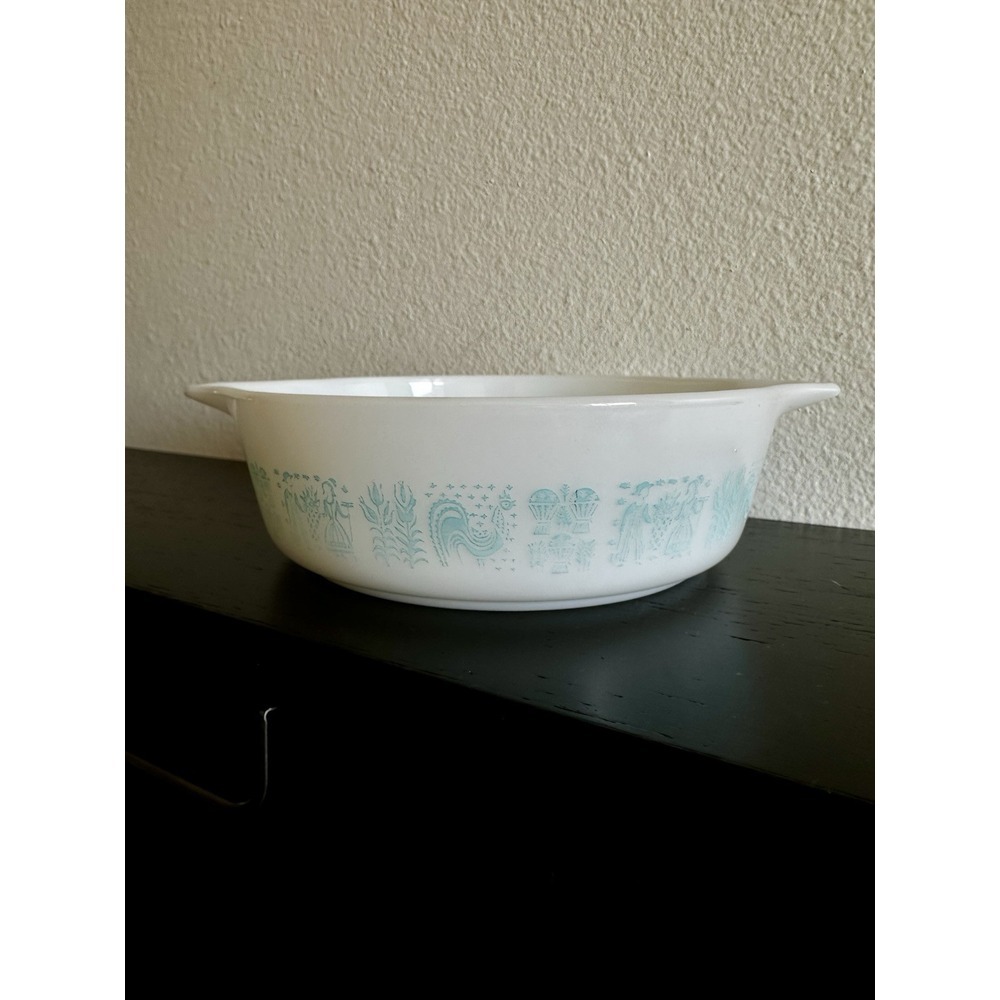Pyrex White and Blue Bakeware Dish